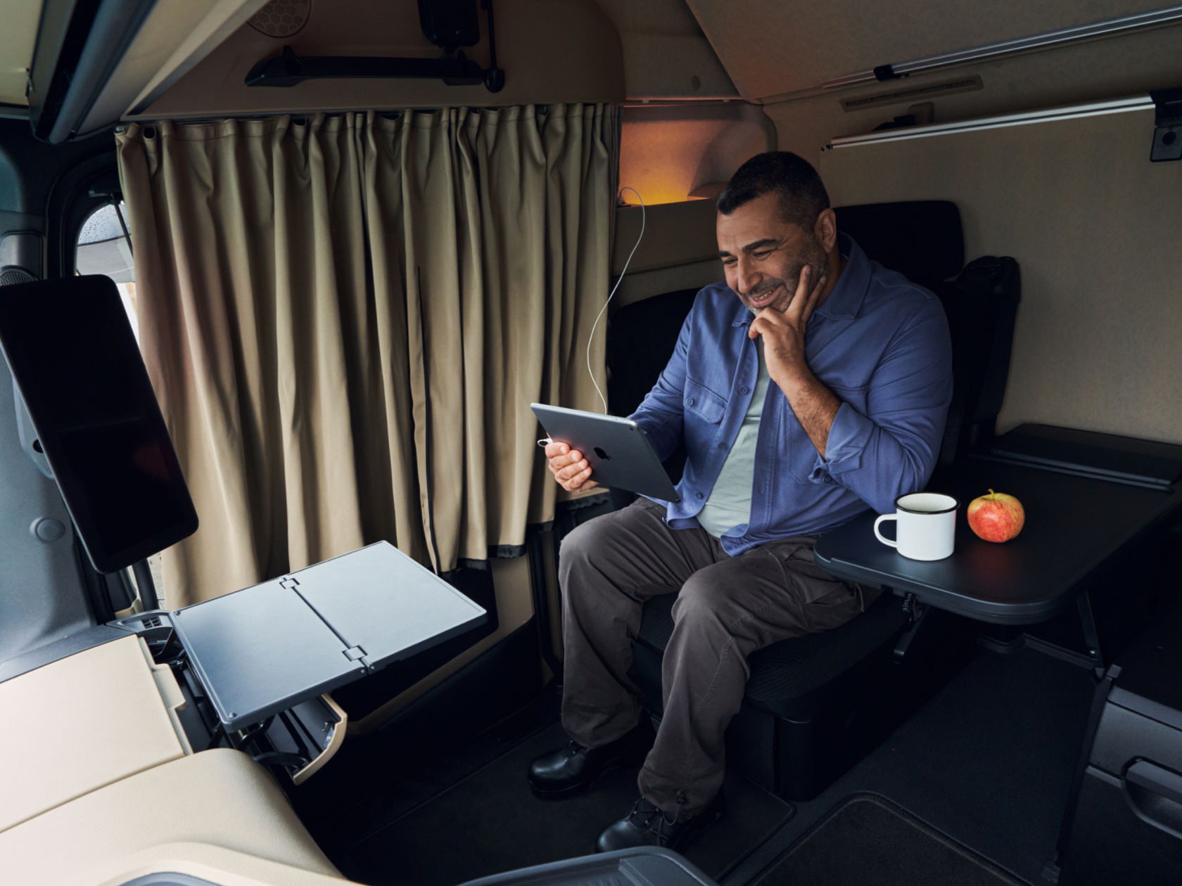 Almost like a motorhome: SoloStar Concept.